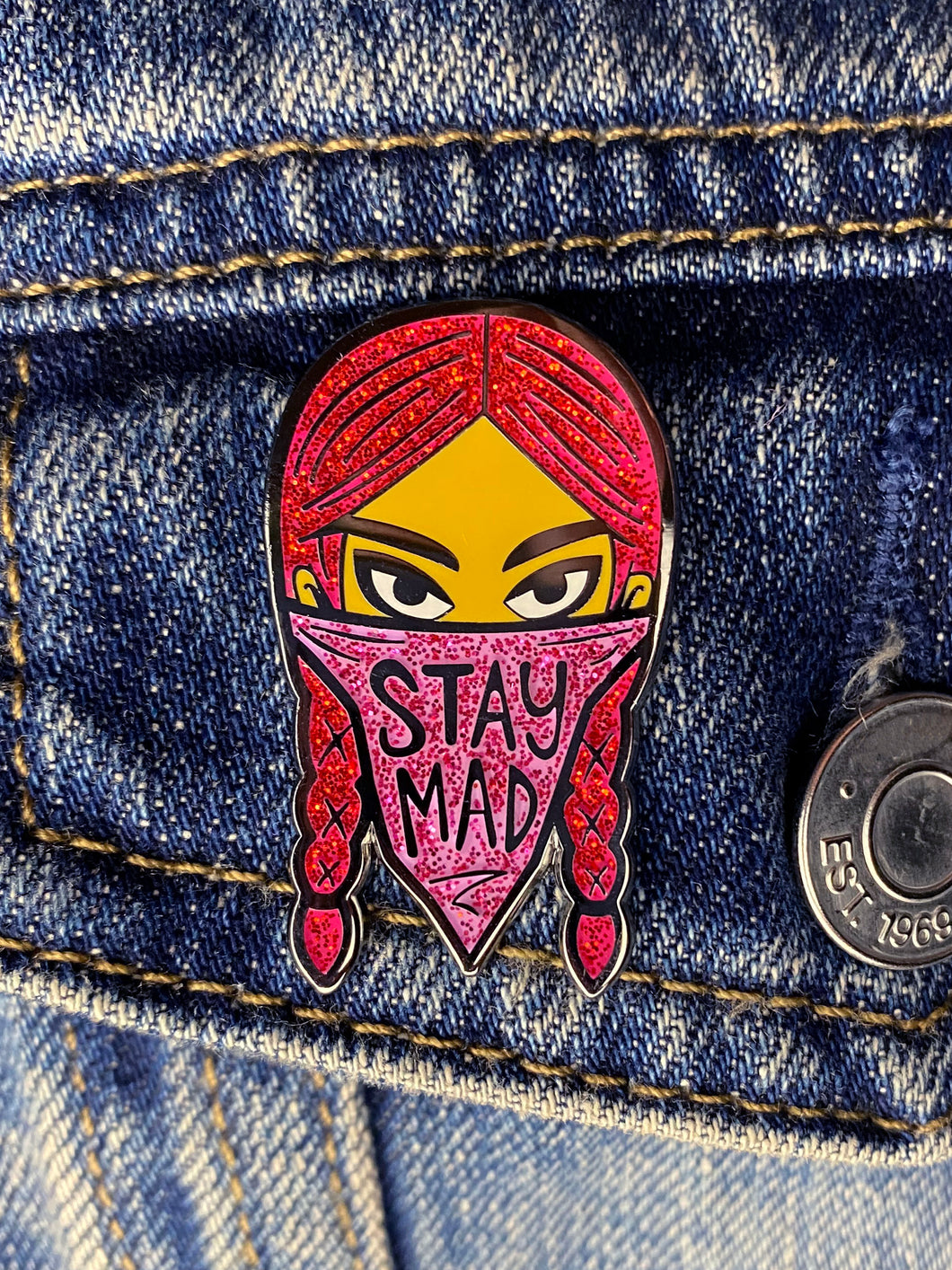 STAY MAD - iskwēsis Pin